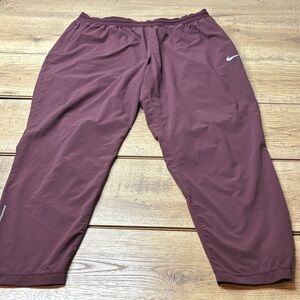 Women’s Nike Dri-Fit Flex Essential Cropped Burgundy Pants Size XL